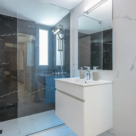 Apartment Newly Renovated In The Heart Of Kerameikos *