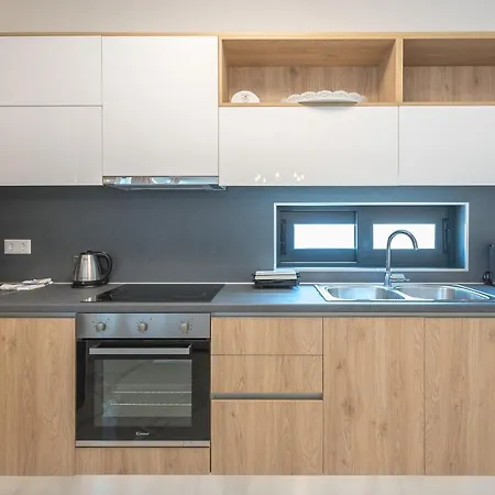 Newly Renovated In The Heart Of Kerameikos Apartment *